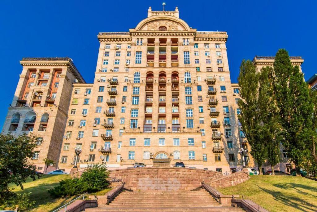 Апартаменти 3-Кімнатні, Метро Хрещатик キエフ エクステリア 写真